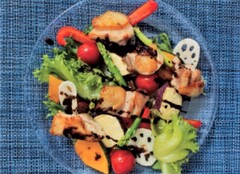 阿波尾鶏と焼き野菜のサラダ